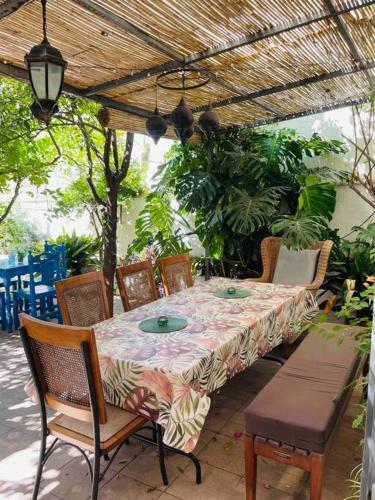 Charming 4 Bedroom Village Home With Patio