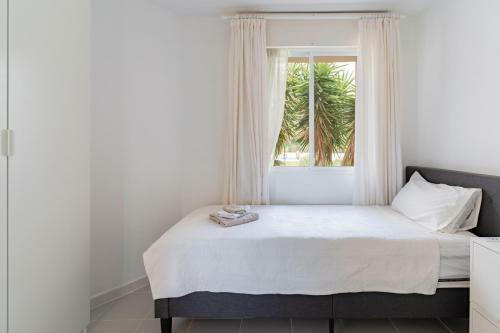 Cozy Apartment With Sea Views