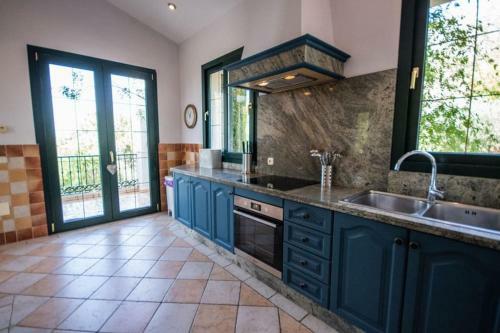 Impressive Villa Dazura In Valtocado, Mijas