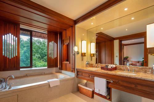 Hotel Anantara Xishuangbanna Resort & Spa