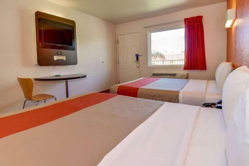 Motel 6 Riverside South