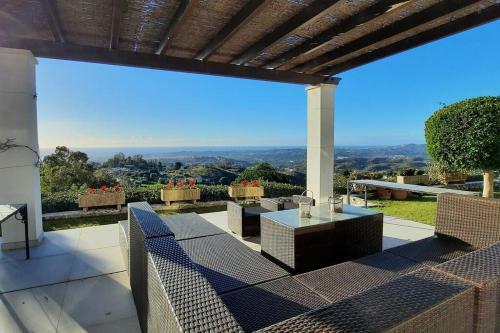 La Escala - 6 Bedroom Villa With Pool