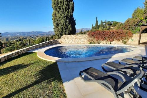 La Escala - 6 Bedroom Villa With Pool