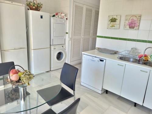 Beachfront Family Apartment In Puerto Banus