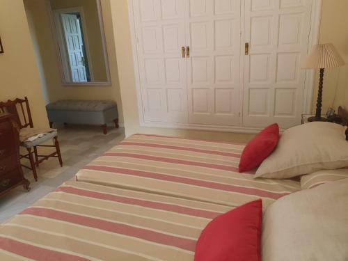 Beachfront Family Apartment In Puerto Banus