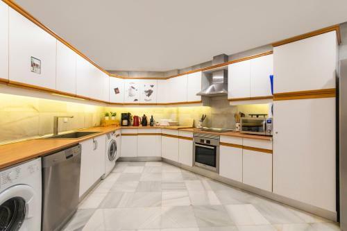 Superb Large Apartment On The Beach