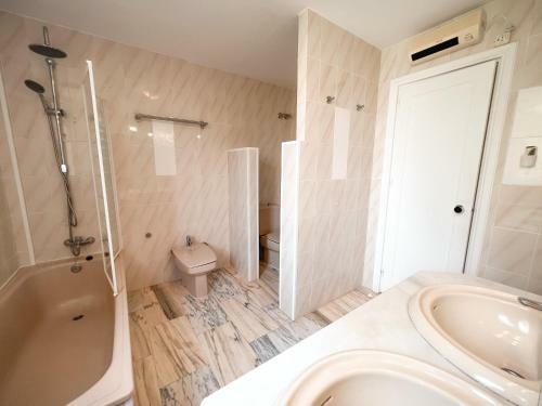 Beautiful Villa Close To Puerto Ban�s