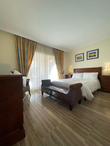 Hacienda Elviria 2 Bedroom Spacious Apartment