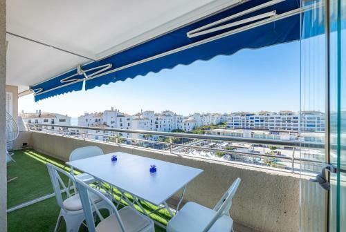Apartment In Puerto Banus With Pool Views And Parking