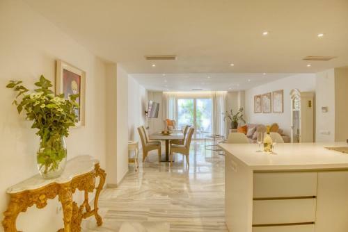 Apartamento Playas Del Duque, Puerto Banus, Golf .playa Y Compras