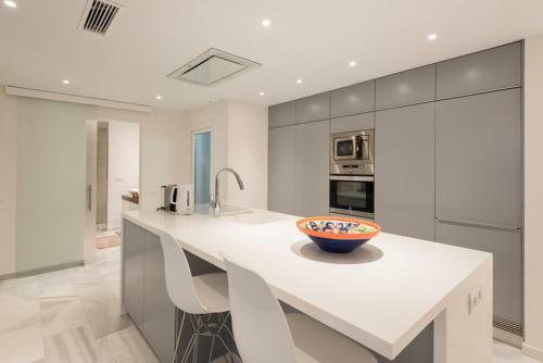 Apartamento Playas Del Duque, Puerto Banus, Golf .playa Y Compras