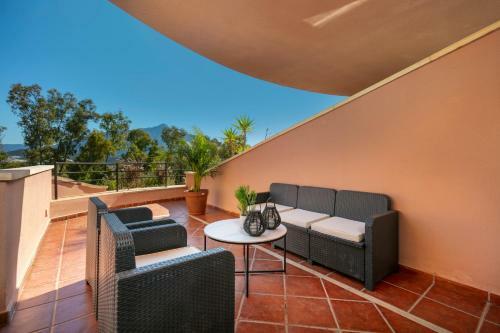 Stunning 2 Bedroom Apartment Magna Marbella Rdr259