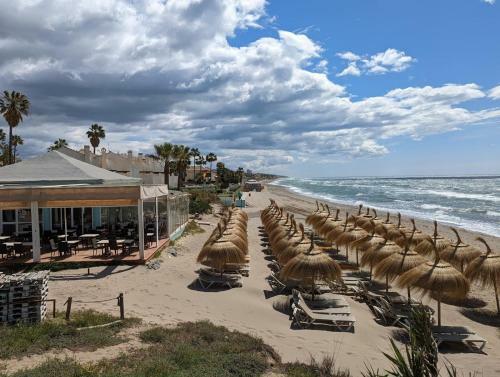 Marbella - Playa Alicate 2br Holiday Apartment