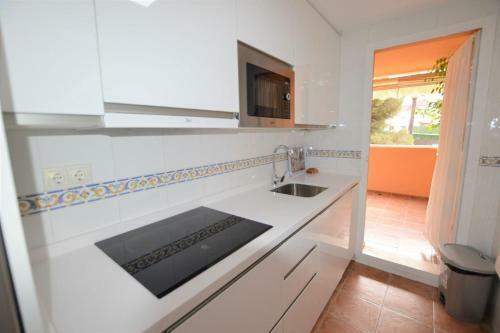 Marbella - Playa Alicate 2br Holiday Apartment