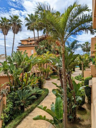 Marbella - Playa Alicate 2br Holiday Apartment