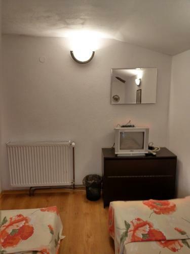 Hostal Vitanova Guest House