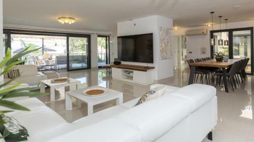 Villa Dune, Luxury Villa, 5 Min Walk To The Beach