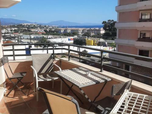 Apartamento Manilva Con Terraza Y Piscina