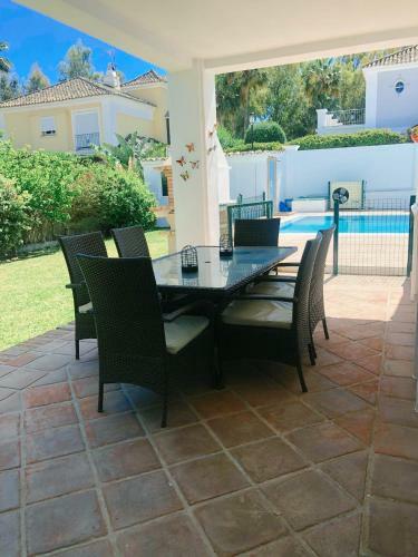 Detached Villa With Private Heated Infinity Pool Close To Port And Beach