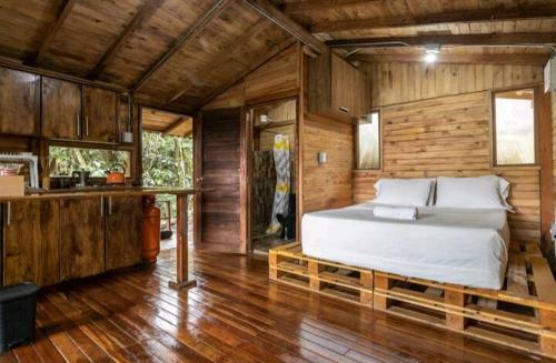 Caba�a En Medio Del Bosque Con Jacuzzi - Santa Elena