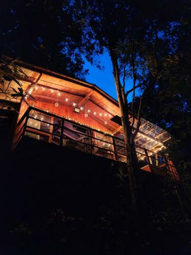 Caba�a En Medio Del Bosque Con Jacuzzi - Santa Elena