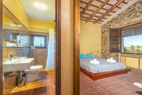 Mas�a Con Piscina En Costa Brava
