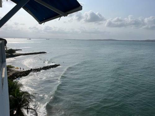 Apartamento Cozy Beachfront Apt Great Views