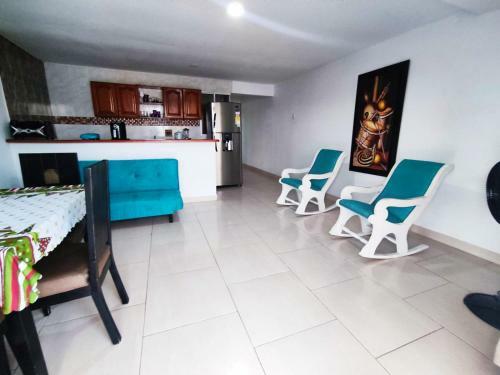 Habitaci�n Con Aire En Barrio