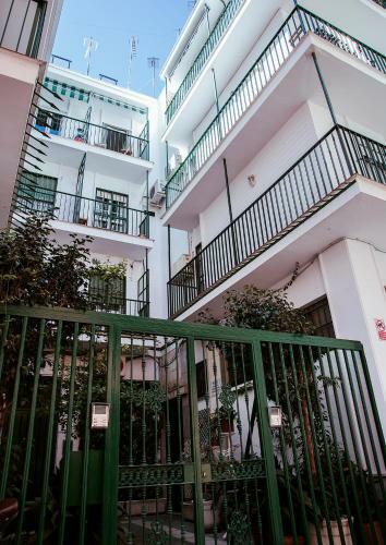 Rentalsevilla Acogedor Apartamento Rodeado de Palacios