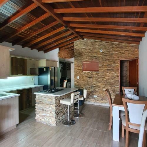 Apartamento Amoblado Barrio Primavera. Tranquilo Y C�modo