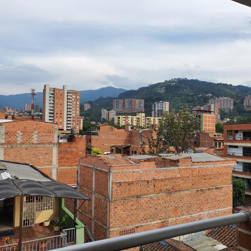Apartamento Amoblado Barrio Primavera. Tranquilo Y C�modo
