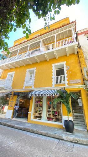 Apartment In The Walled City