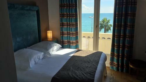 Hotel A�va