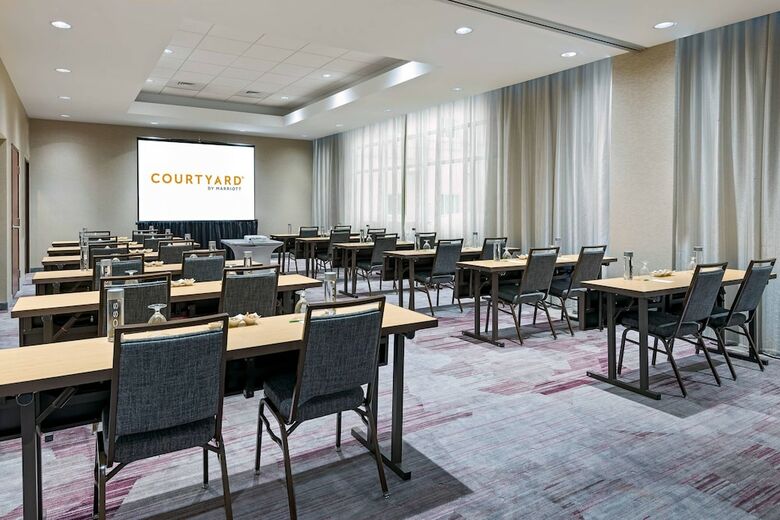 Hotel Courtyard Fort Wayne Downtown At Grand Wayne Convention Center