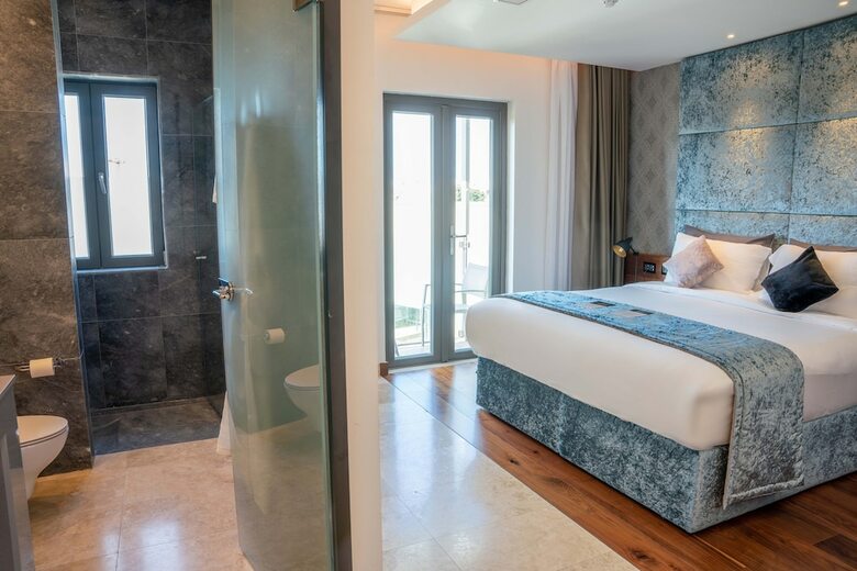 Hotel The Village Boutique And Spa