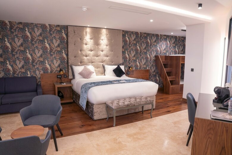 Hotel The Village Boutique And Spa
