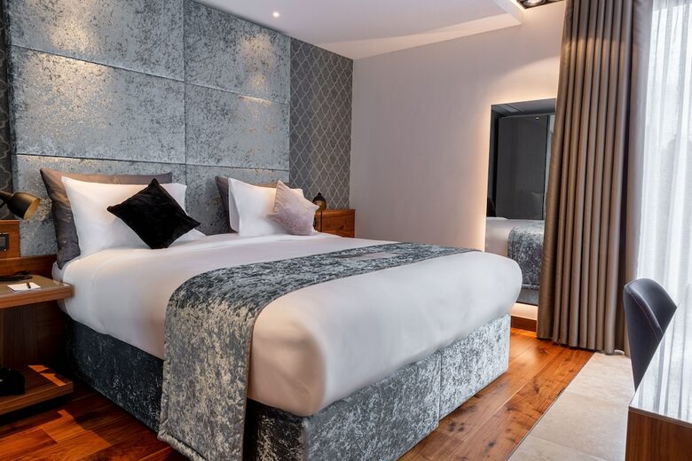 Hotel The Village Boutique And Spa