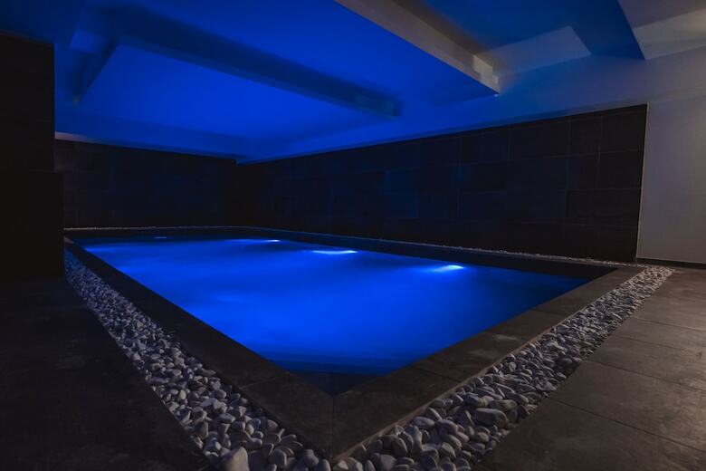 Hotel The Village Boutique And Spa
