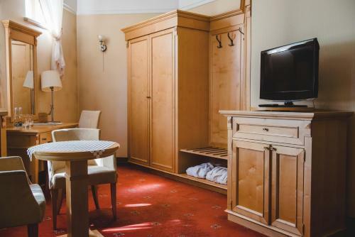 Hotel Pa?ac Czarny Las (50 Km Od Katowic)