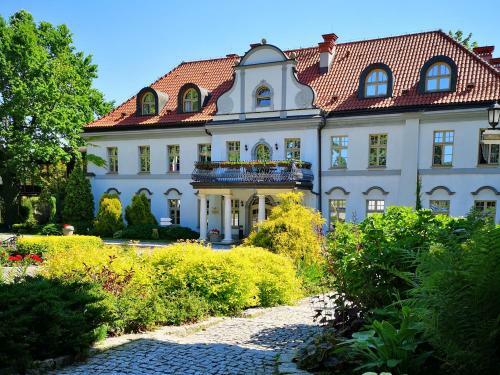 Hotel Pa?ac Czarny Las (50 Km Od Katowic)