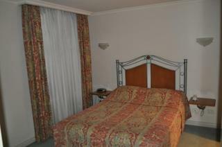 Metropole Hotel Apartments
