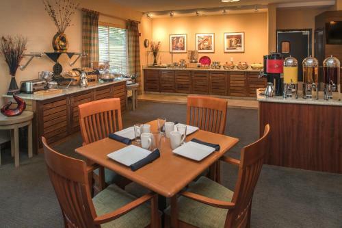 Hotel Doubletree By Hilton North Salem