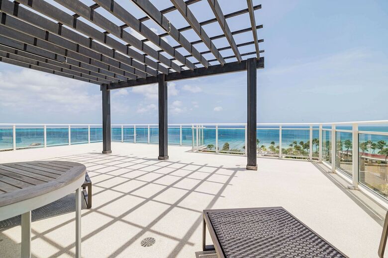 Hotel Embassy Suites By Hilton Aruba Beach Resort