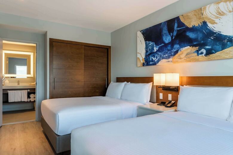 Hotel Embassy Suites By Hilton Aruba Beach Resort