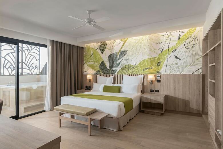 Hotel Serenade All Suites - Adults Only Resort