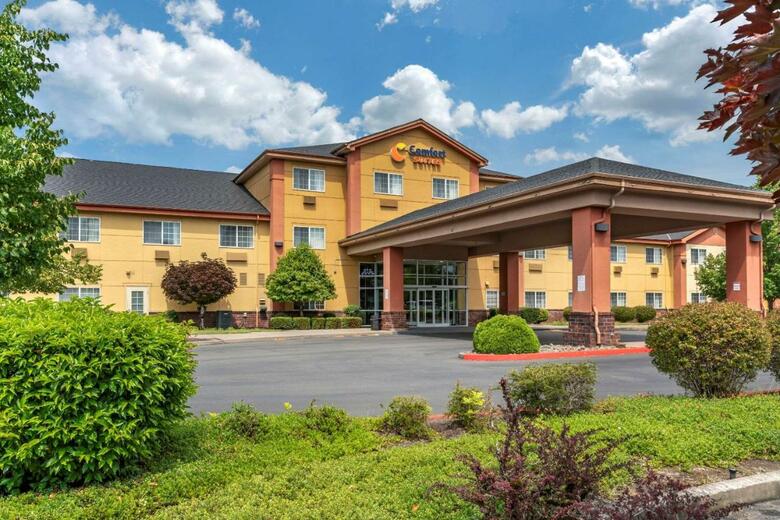 Hotel Comfort Suites Airport Salem