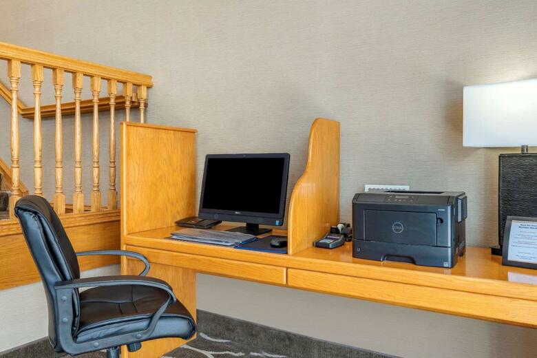 Hotel Comfort Suites Airport Salem