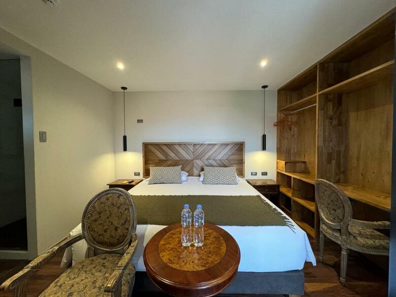 Hotel Montes Central