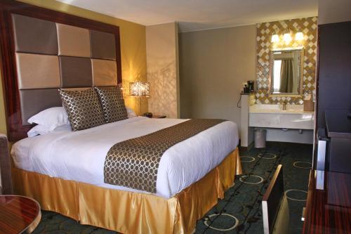 Hotel Gateway Inn And Suites