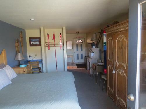 Mountain Motel